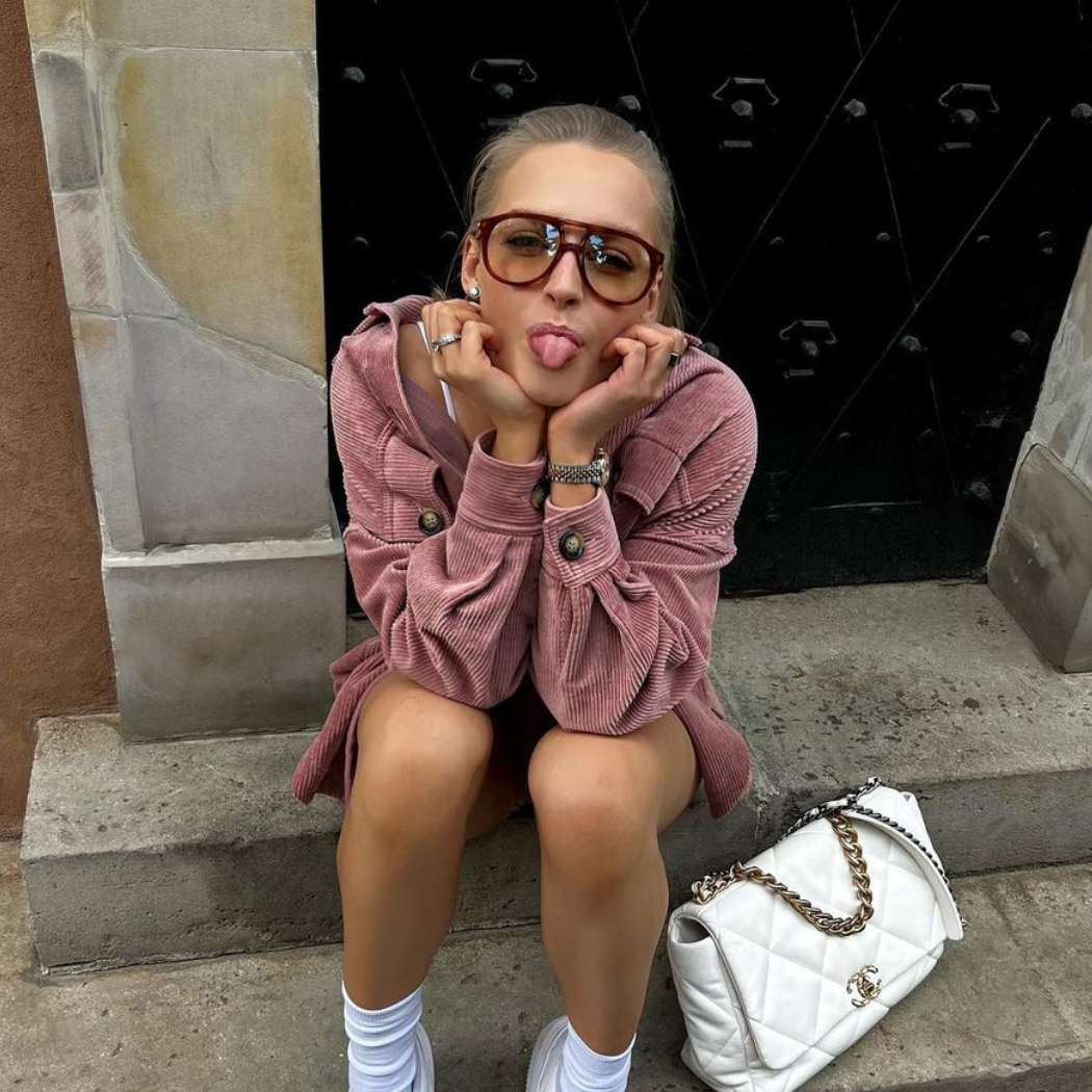 Gwiazdy mają słabość do butów tej marki. Karolina Pisarek i Jennifer Lopez noszą ten sam model